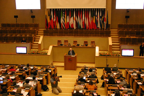 Lietuvos Respublikos Seimo tribūnoje sveikinimo žodį konferencijos dalyviams taria LR švietimo ir mokslo ministras Dainius Pavalkis Lietuvos Respublikos Seimo tribūnoje sveikinimo žodį konferencijos dalyviams taria LR švietimo ir mokslo ministras Dainius Pavalkis