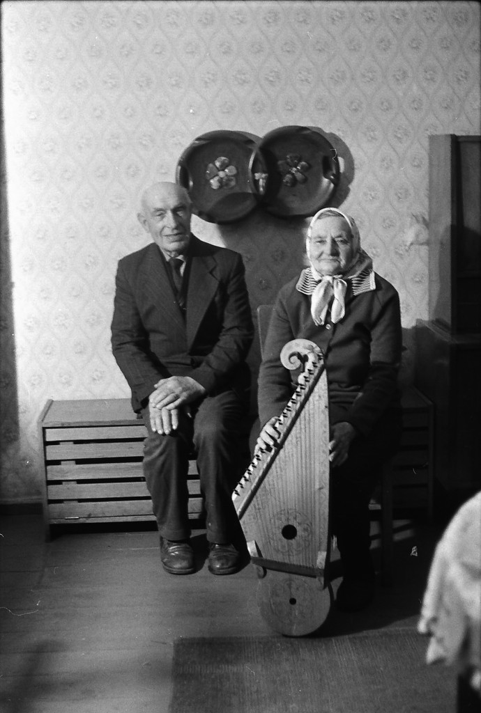 Felicija Ragauskaitė-Stancikienė su vyru Vincu savo namuose Šilutėje,1987 m.
