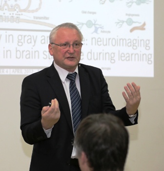 LSU rektorius Albertas Skurvydas