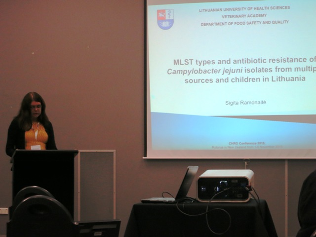 Dr. S. Ramonaitė konferencijoje skaitė pranešimą apie kampilobakterijų genetinę įvairovę ir jų  atsparumą antibiotikams