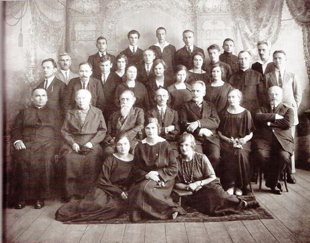Gimnazijos pedagogų kolektyvas 1924 m.