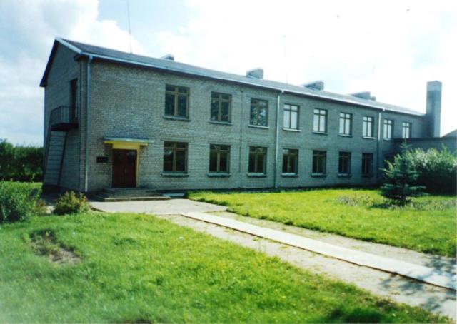 Pupasodžio (Alytaus r.) pagrindinė mokykla,  kurioje dirbo ilgiausiai mokytojas Vytautas  Labulis