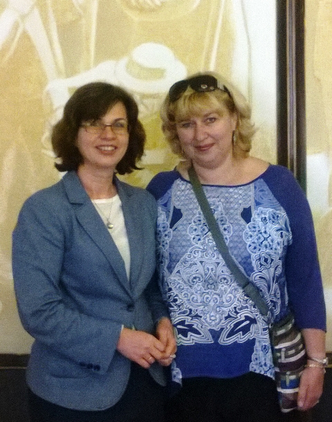 Su bičiule ir buvusia bendradarbe dr. Loreta  Vilkiene Vilniaus universiteto Filologijos  fakultete