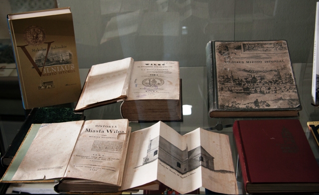 Parodos „Vilnius prabyla knygomis“ eksponatai. Vikos Petrikaitės nuotraukos