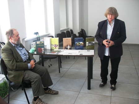 Doc. dr. Martynas Purvinas ir jo bendražygė  Marija Purvinienė per knygos sutiktuves  Vilniaus evangelikų liuteronų parapijoje. Kęstučio Puloko nuotr. 