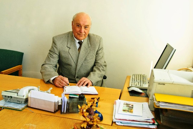 Dr. Juozas Deltuva Dr. Juozas Deltuva