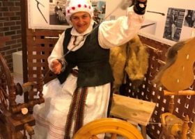 Įrašo "Edukacinė paroda „Siūlo kelias: tekstilės gamybos tradicijos Lietuvoje ir Norvegijoje XIX amžiuje ir XX amžiaus pradžioje“" reprezentacinis paveikslėlis