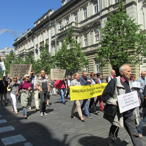 Protestas prospekte plakatai Protestas prospekte plakatai