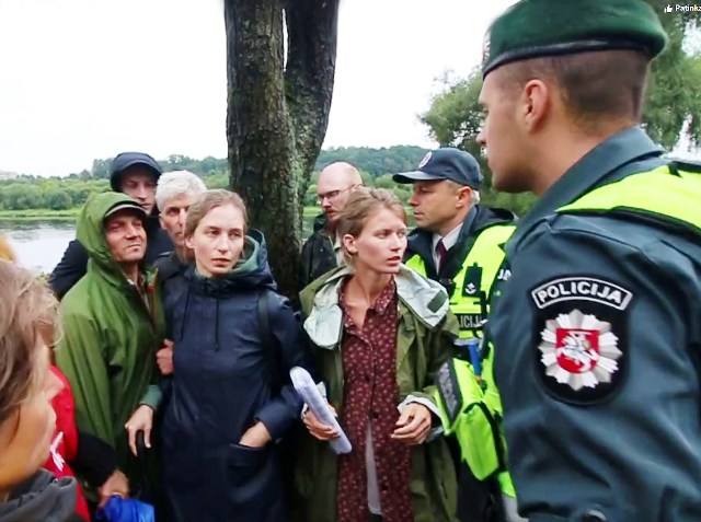 Kauno medziai policija isvaiko medziu gynejus 16
