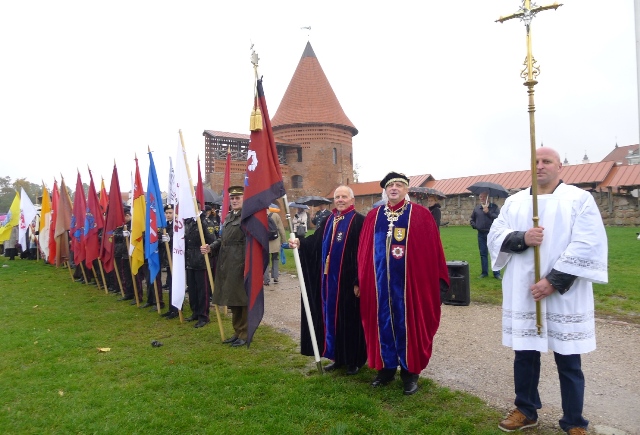 19 Kosciu Īkos min Śjimas prie Kauno pilies 19 Kosciu Īkos min Śjimas prie Kauno pilies