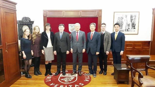 VDU ir Korėjos universiteto atstovai VDU ir Korėjos universiteto atstovai