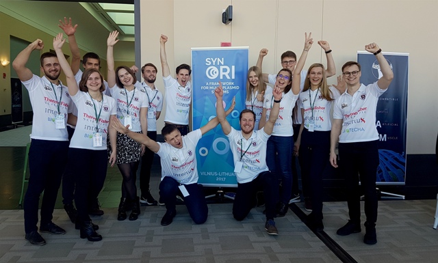 21 VU studentai  Źempionai