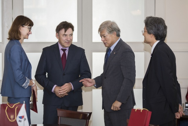 ProfInetaDabainskienprofJuozasAugutisprofJaehoYeomprofSunhyukKim ProfInetaDabainskienprofJuozasAugutisprofJaehoYeomprofSunhyukKim