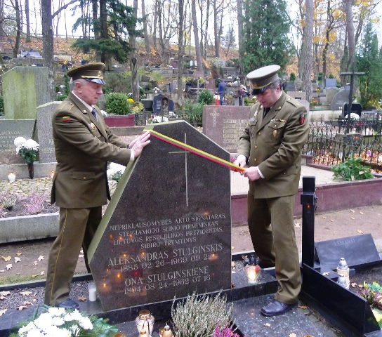 19 Aleksandro Stulginskio ir jo žmonos kapas