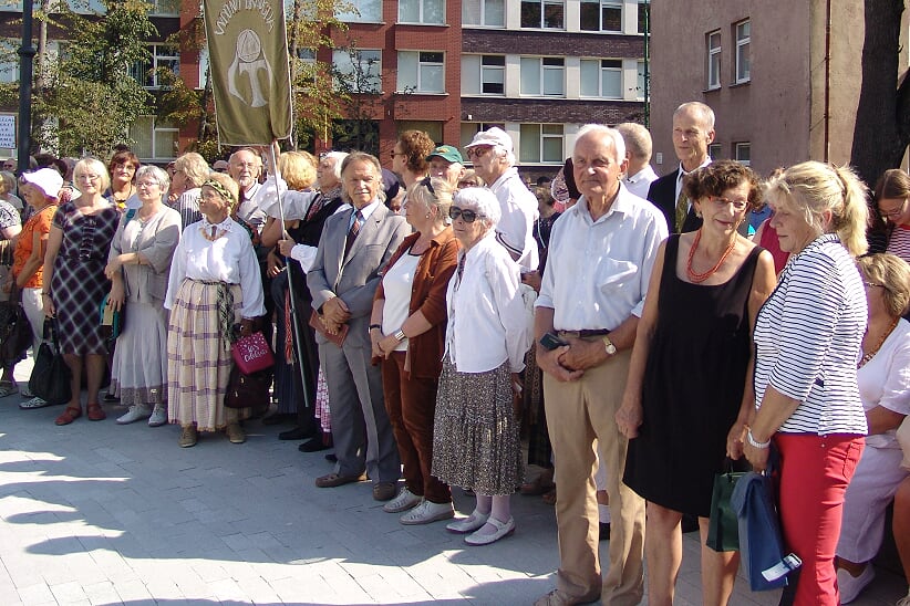 22 16 Vydūnas paminklas atidengimo iškilmių dalyviai