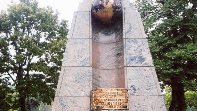 22 19 JAV lietuviai Paminklas Dariui ir Girėnui Čikagoje 22 19 JAV lietuviai Paminklas Dariui ir Girėnui Čikagoje