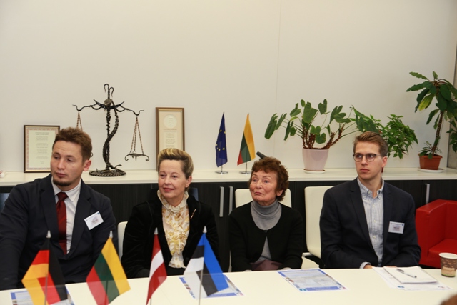 2 Farmacininkai konferencija Aistis michae Birute Doc Triponiene