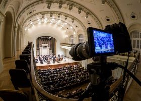 Įrašo "Atnaujinta Nacionalinės filharmonijos skaitmeninė koncertų salė" reprezentacinis paveikslėlis