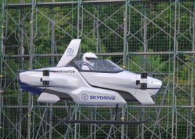 Įrašo "Japonijoje išmėginamas naujas skraidantis elektrinis automobilis" reprezentacinis paveikslėlis