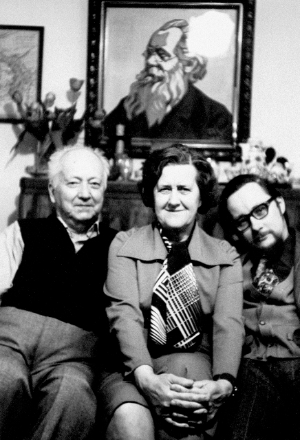 R. Rimantienė su pubroliu V. Landsbergiu dešinėje ir dėde V. Landsbergiu Žemkalniu kairėje 1983 m. Asm. archyvo nuotr. R. Rimantienė su pubroliu V. Landsbergiu dešinėje ir dėde V. Landsbergiu Žemkalniu kairėje 1983 m. Asm. archyvo nuotr.