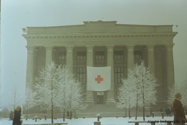 2021 2 VDU sausio 13 Mažvydo biblioteka paversta Raudonojo kryžiaus būstine