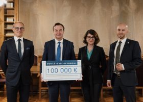 Įrašo "Teisininkų Burgių šeima Vilniaus universiteto fondui skyrė 100 tūkst. eurų" reprezentacinis paveikslėlis