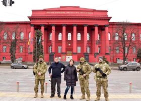Įrašo "Kijevo akademinės bendruomenės misija – su ginklu rankoje ginti Tėvynę" reprezentacinis paveikslėlis