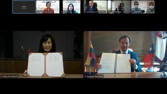 SigningCeremony GroupPhotofor2signees