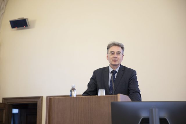 LMA prezidentas prof. habil. dr. Jūras Banys LMA prezidentas prof. habil. dr. Jūras Banys