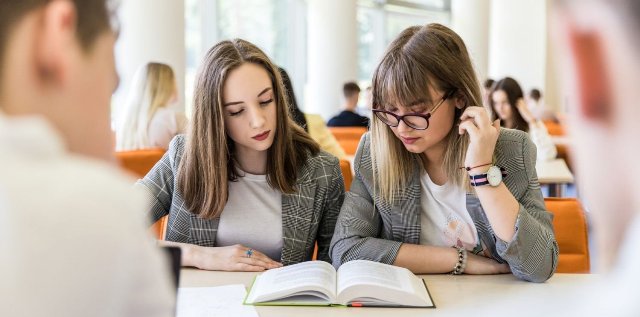 MRUstudentai