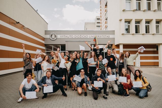 VilmaLeonaviiensulietuvikalbosirkultroskursstudentais VilmaLeonaviiensulietuvikalbosirkultroskursstudentais