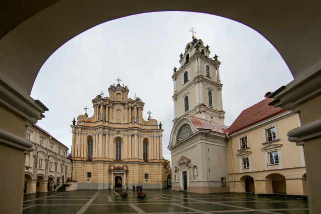62 Šv. Jonų bažnyčia Vilniuje. BNS nuotr. 1