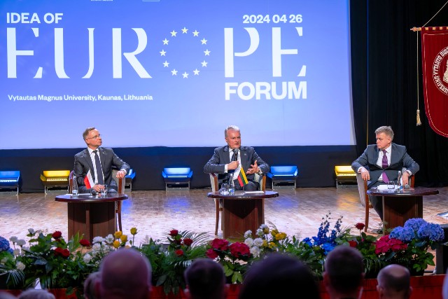 AndrzejDudaGitanasNausdaprofarnasLiekis