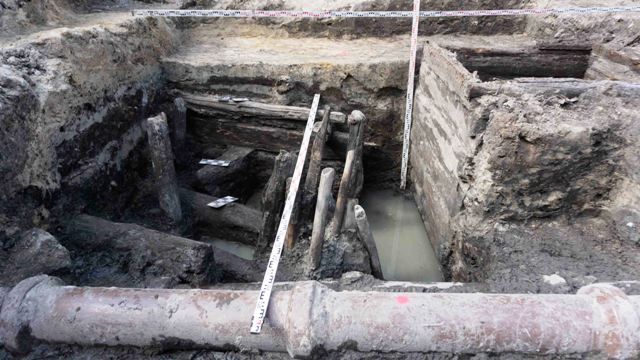 77 Medinio Vilniaus pastatų ir įtvirtinimų liekanos buvusios areštinės kieme Atas Žvirblys 1