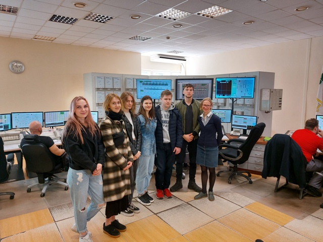 VDUdocenteGiedreKacienedesinejesuAplinkotyrosspecialybesstudentais