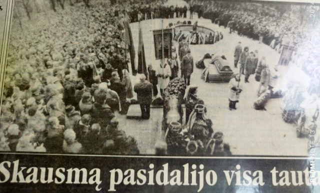 81 Ligija Tautkuvienė Tito laidotuvės Karo muziejaus kiemelyje 2