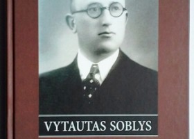 Įrašo "Knyga apie pirmajį instituto direktorių" reprezentacinis paveikslėlis Įrašo "Knyga apie pirmajį instituto direktorių" reprezentacinis paveikslėlis