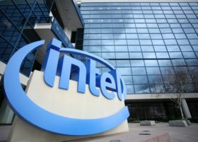 Įrašo "„Intel“ žengia žingsnius, leisiančius užsitikrinti vietą rinkoje pokompiuteriniame pasaulyje" reprezentacinis paveikslėlis Įrašo "„Intel“ žengia žingsnius, leisiančius užsitikrinti vietą rinkoje pokompiuteriniame pasaulyje" reprezentacinis paveikslėlis