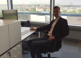 Įrašo "KTU absolventai apie darbą kosmetikos milžinėje „L’Oréal“: nuobodžių akimirkų nedaug" reprezentacinis paveikslėlis Įrašo "KTU absolventai apie darbą kosmetikos milžinėje „L’Oréal“: nuobodžių akimirkų nedaug" reprezentacinis paveikslėlis