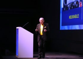 Įrašo "Mobilių technologijų guru: greitai išmanusis telefonas taps kišeniniu daktaru" reprezentacinis paveikslėlis Įrašo "Mobilių technologijų guru: greitai išmanusis telefonas taps kišeniniu daktaru" reprezentacinis paveikslėlis