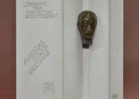 Įrašo "Algirdo Juliaus Greimo skulptūra  – prie Vytauto Didžiojo universiteto" reprezentacinis paveikslėlis