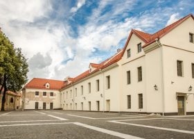 Įrašo "Lietuvos Respublikos Vyriausybė perduoda EHU buvusio Augustinų vienuolyno patalpas" reprezentacinis paveikslėlis Įrašo "Lietuvos Respublikos Vyriausybė perduoda EHU buvusio Augustinų vienuolyno patalpas" reprezentacinis paveikslėlis