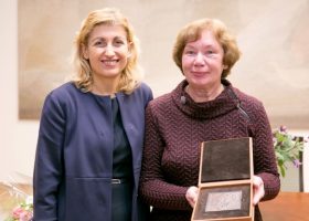 Įrašo "Valstybinė Jono Basanavičiaus premija įteikta muziejininkei Elvydai Lazauskaitei" reprezentacinis paveikslėlis