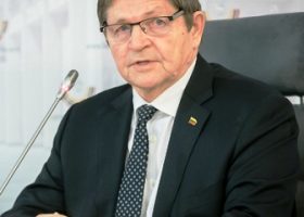 Įrašo "Prezidentas pasveikino akademiką Eugenijų Jovaišą 75-mečio proga" reprezentacinis paveikslėlis Įrašo "Prezidentas pasveikino akademiką Eugenijų Jovaišą 75-mečio proga" reprezentacinis paveikslėlis