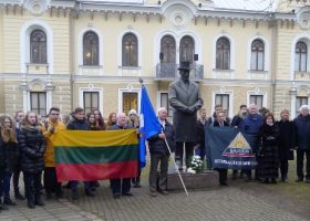Įrašo "Paminėtos pirmojo Lietuvos prezidento Antano Smetonos 74-osios žūties metinės" reprezentacinis paveikslėlis Įrašo "Paminėtos pirmojo Lietuvos prezidento Antano Smetonos 74-osios žūties metinės" reprezentacinis paveikslėlis