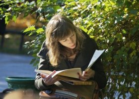 Įrašo "Rašytoja Agnė Žagrakalytė: „LAIMINGA ANT VISO GARSO“" reprezentacinis paveikslėlis
