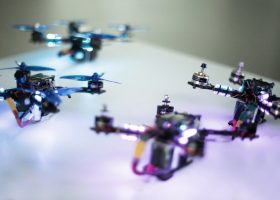 Įrašo "KTU studentas sukūrė pažangią dronų balansavimo sistemą" reprezentacinis paveikslėlis Įrašo "KTU studentas sukūrė pažangią dronų balansavimo sistemą" reprezentacinis paveikslėlis