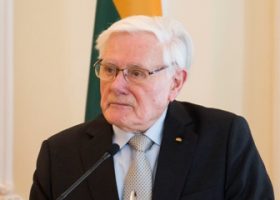 Įrašo "Prasidėjo nominantų teikimas Prezidento Valdo Adamkaus Premijai už pasiekimus aplinkosaugai gauti" reprezentacinis paveikslėlis Įrašo "Prasidėjo nominantų teikimas Prezidento Valdo Adamkaus Premijai už pasiekimus aplinkosaugai gauti" reprezentacinis paveikslėlis