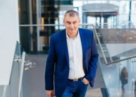Įrašo "Kaip dirbtinio intelekto produktai skinasi kelią Lietuvoje" reprezentacinis paveikslėlis Įrašo "Kaip dirbtinio intelekto produktai skinasi kelią Lietuvoje" reprezentacinis paveikslėlis