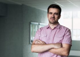 Įrašo "Inovatyvus VGTU mokslininkų sprendimas: triukšmui mažinti pasitelkė senas padangas" reprezentacinis paveikslėlis Įrašo "Inovatyvus VGTU mokslininkų sprendimas: triukšmui mažinti pasitelkė senas padangas" reprezentacinis paveikslėlis